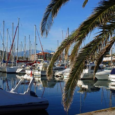 Voilier A Quai Au Calme Hotel Canet-en-Roussillon Buitenkant foto