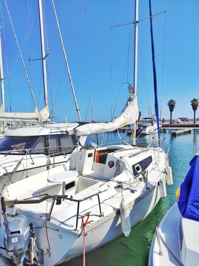 Voilier A Quai Au Calme Hotel Canet-en-Roussillon Buitenkant foto